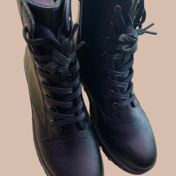 Black heel combat boots - Picture 3 of 4